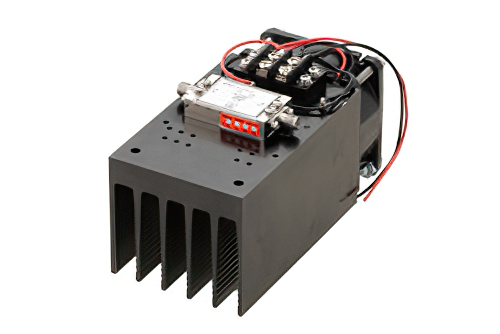 27 dBm P1dB, 6 GHz to 18 GHz, Medium Power Amplifier with Heatsink, SMA, 30 dB Gain, 7 dB NF
