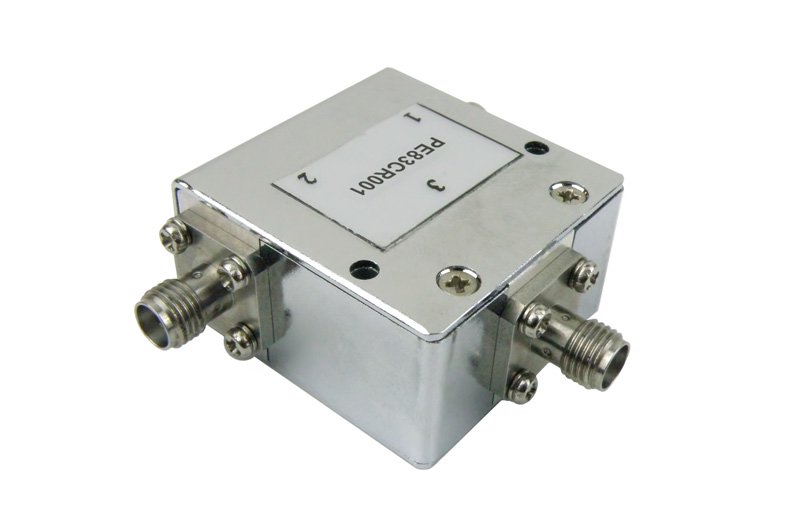 PE83CR001 - Circulator with 18 dB Isolation from 700 MHz to 800 MHz, 10 Watts and SMA Female